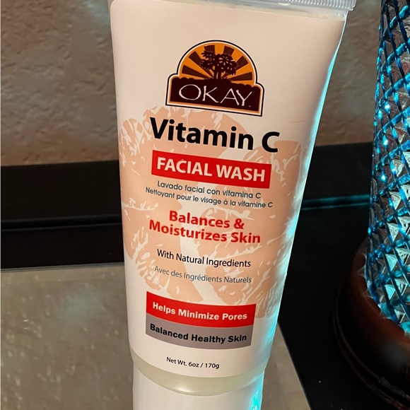 Okay Vitamin C Facial Wash Balances &
Moisturizes Skin Helps Minimize Pores 6 oz - Picture 7 of 9